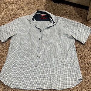 Men’s short sleeve button up